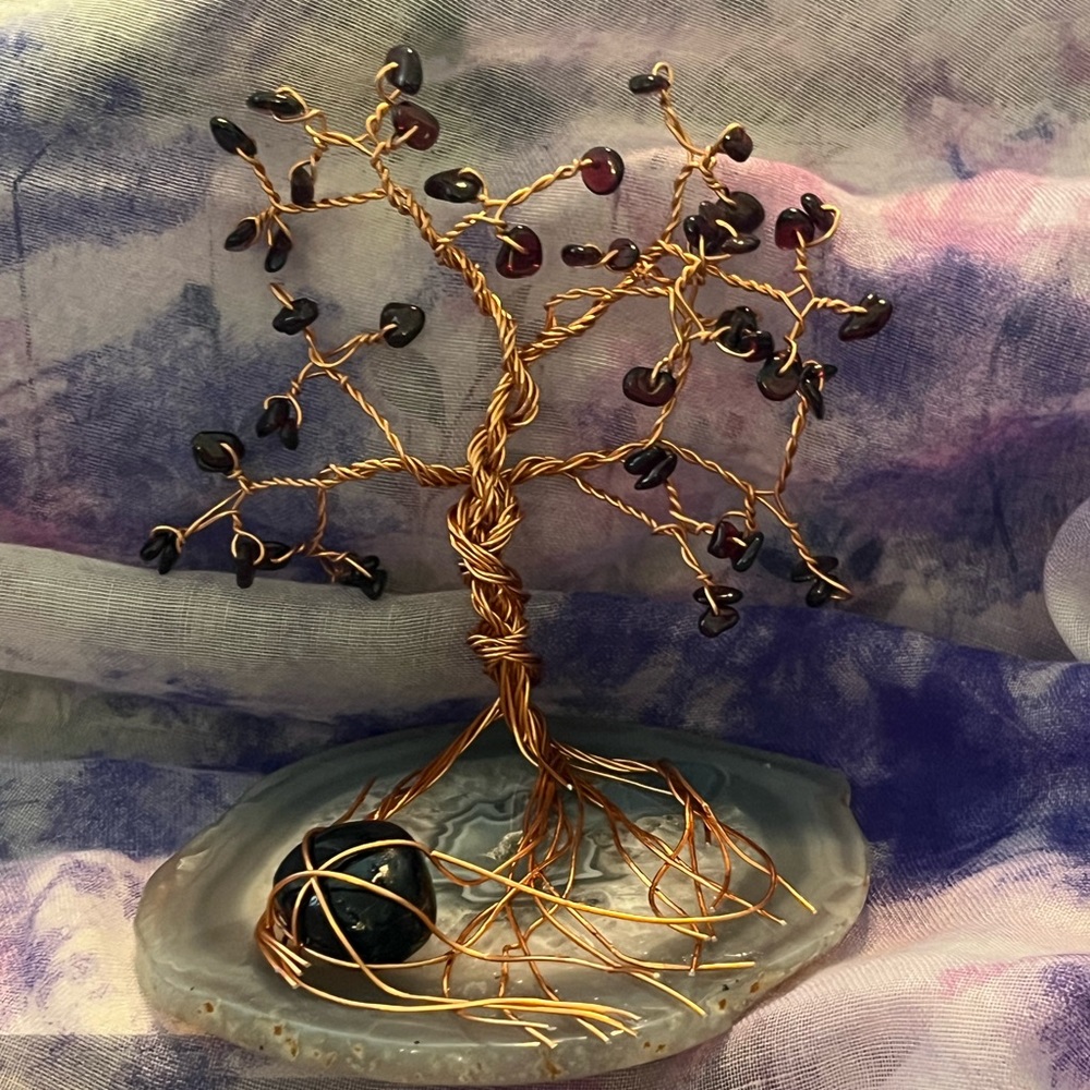 Garnet tree of life